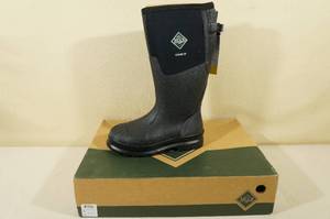 lot 25 image: Muck Chore Extended Fit Work Boots - Mens 8Womens 9