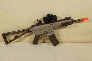 lot 32 image: Crosman US Marines Airsoft Rifle
