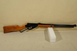 lot 37 image: Daisy 1938B Red Ryder Lever Action BB Rifle