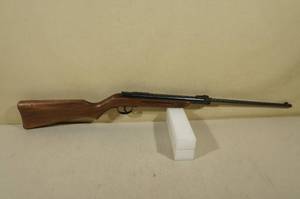 lot 38 image: Vintage Daisy 230 .22 Cal BB Rifle - Made in Scotland