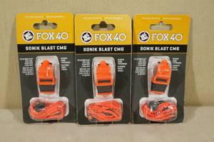 lot 45 image: 3 Fox 40 Sonik Blast CMG Whistles - 120 dB
