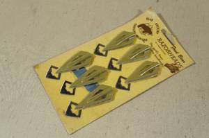 lot 59 image: Vintage Fred Bear Razorhead Broadheads