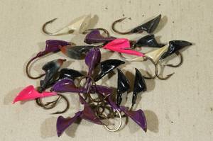 lot 119 image: Painted Jigs - Each Weighs .213 oz with hook