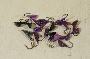 lot 121 image: Painted Jigs - Each Weighs .148 oz with hook
