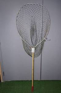 lot 143 image: Frabill Musky or Salmon Floating Landing Net
