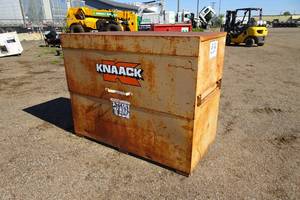 lot 676 image: Knaack Jobsite Lock Box