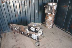 lot 684 image: 2 BROKEN Flagro F-400T Dual Fuel 400,000 BTU Heaters