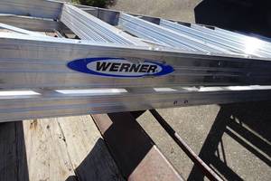 lot 6 image: Werner 16 Foot Aluminum Step Ladder - Missing Foot