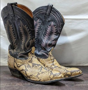 lot 31 image: Pair Of Tony Lama Snakeskin Boots