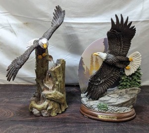 lot 34 image: Two Bradford Exchange Eagle Sculptures