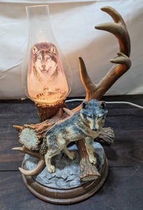 lot 54 image: Bradford Exchange Guardians Of The Night Sculpture