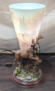 lot 58 image: Bradley Exchange Magic In The Meadows Lamp