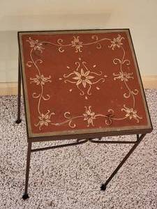 lot 28 image: Sleek Tile Top Plantstand