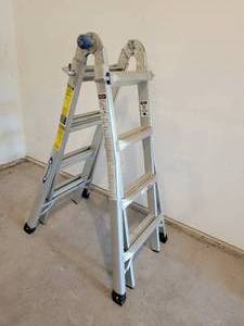 lot 94 image: Multi Setting Extension Ladder