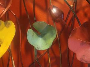 lot 100 image: Beautiful Bouquet Metal Wall Dcor