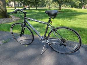 lot 34 image: Trek 7.3FX Hybrid Bike - 20