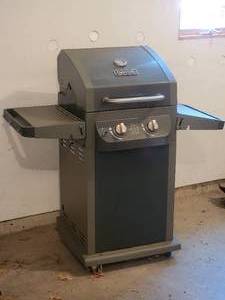 lot 110 image: Dyna-Glo Propane Grill