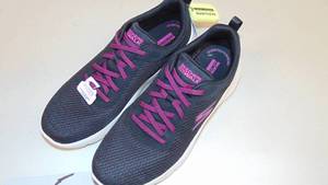 lot 45 image: Skechers go walk size 10