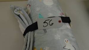 lot 56 image: CUDDL DUDS Snowman Throw Blanket Reversible Cozy Soft Plush 50 X 60