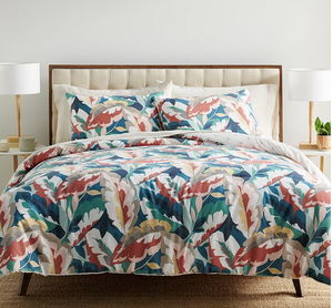 lot 18 image: Queen Full Sonoma Goods For Life Cupertino Palms Printed Comforter Set with Shams