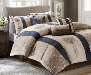 lot 78 image: Queen Madison Park Blaine 7-pc. Comforter Set with Throw Pillows675716929640