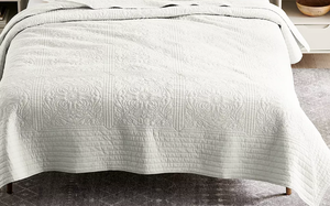 lot 86 image: FullQueen White  Sonoma Goods For Life Heritage Cotton Quilt or Sham 887909099782