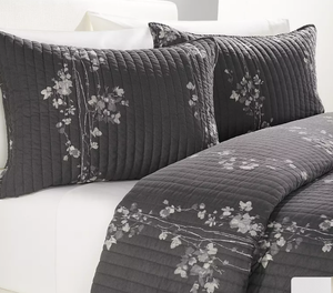 lot 104 image: King  CAL King Simply Vera Vera Wang Dark Linear Floral Quilt and Shams