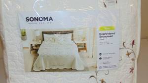 lot 123 image: King Sonoma Goods For Life Amelia Ivory Embroidered Bedspread 887909100297