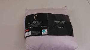 lot 135 image: QUEEN Color Lavender Simply Vera Vera Wang 800 Thread Count Egyptian Cotton Sheet Set 887719076911