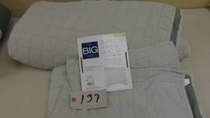 lot 137 image: King White The Big One Garment Washed Quilt Set with Shams