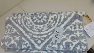 lot 141 image: 24 X 72 Ivory Gray Diamond Sonoma Goods For Life Ultimate Performance Super Soft Washable Rug 400383223858
