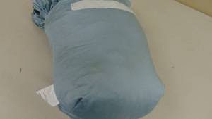 lot 146 image: Queen   Arona Blue Simply Vera Wang KING Sheet Set -
