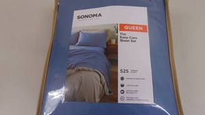 lot 150 image: Queen Blue Sonoma Goods For Life The Easy Care 525 Thread Count Sheet Set and Pillowcases 887909104684