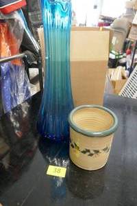 lot 38 image: Tall blue vase and pottery