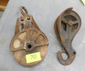 lot 70 image: Vintage block and tackle
