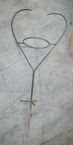 lot 73 image: Yard planter stand