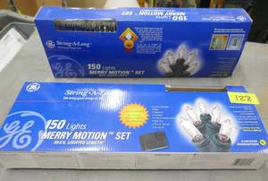 lot 128 image: 2 new boxes of Christmas lights