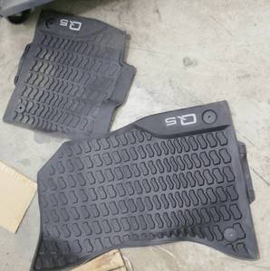 lot 132 image: Audi Q5 floor mats