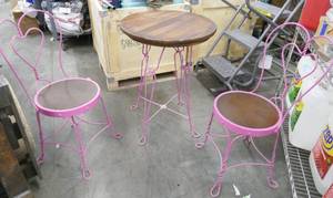 lot 143 image: Soda fountain table and chairs