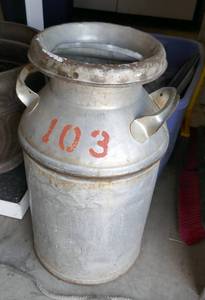 lot 144 image: Vintage Milk can in nice condition