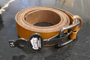 lot 184 image: New leather belt size 54