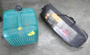 lot 200 image: Plastic jug and 4 person 9x7 Dome tent