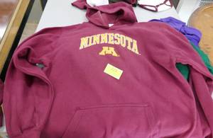 lot 221 image: Youth XL 1820 zip up sweatshirt hoodie