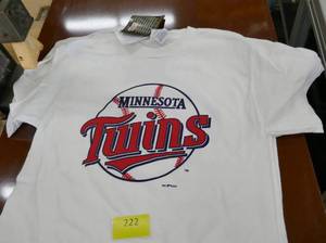lot 222 image: 3 Adult Small MN Twins tshirts