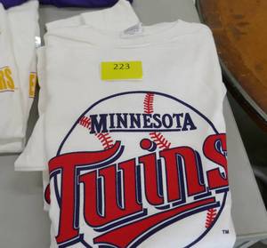 lot 223 image: 3 Adult Small MN Twins tshirts