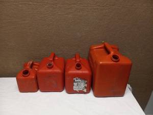 4 GAS CANS