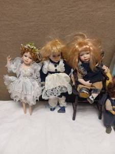 LOT OF PORCELAIN DOLLS
