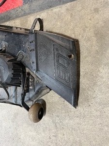 lot 40 image: 50 deck for a 22hp Craftsman gt series