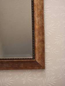 lot 17 image: Contemporary Accent Mirror