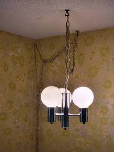 lot 18 image: MCM Opaline Hanging Chain Lamp